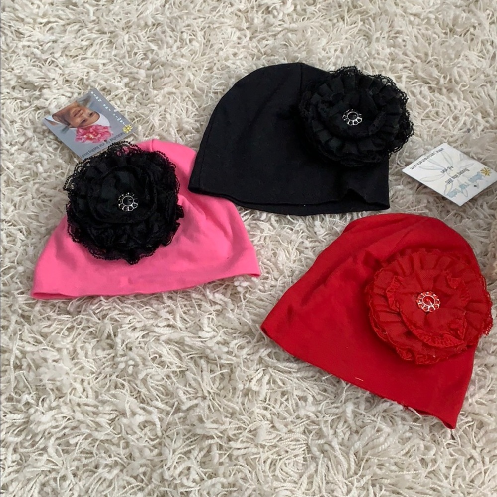 Hat with flower and broach